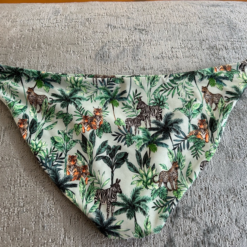 Skatie Jungle Print - Cheryl Bottom Large